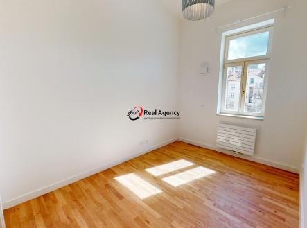 Jaromirova-4874-128-00-Praha-2-Nusle-Stepan-Tikovsky-03282023_232008 | Pronájem bytu, 2+kk, 52 m²