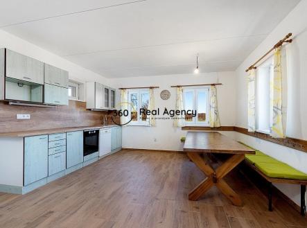 1 (2) | Prodej - dům/vila, 346 m²