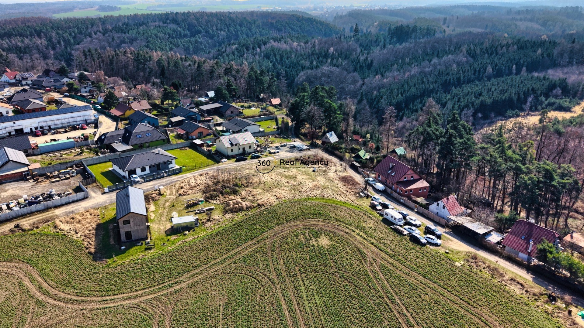 Dron (2)
