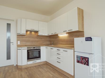 Kuchyňská linka na míru se spotřebiči | Pronájem bytu, 2+kk, 56 m²