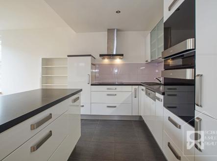 Kuchyňská linka se spotřebiči | Pronájem bytu, 3+kk, 86 m²