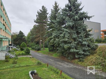 Pohled na dům 1 | Prodej bytu, 3+kk, 74 m²