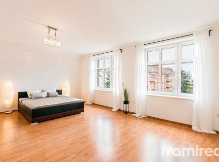 pokoj okna do ulice Skácelova | Prodej bytu, 4+1, 113 m²