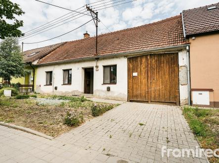 pohled z ulice | Prodej - dům/vila, 150 m²