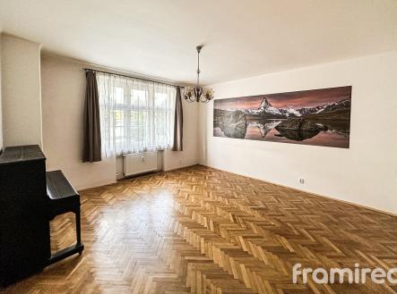 obývací pokoj + ulice Charvatská | Prodej bytu, 3+1, 101 m²