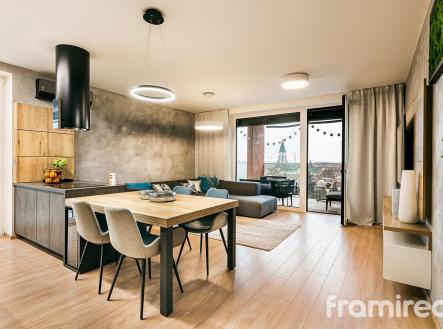 obývací pokoj s výhledem na panorama Brna | Prodej bytu, 3+kk, 79 m²