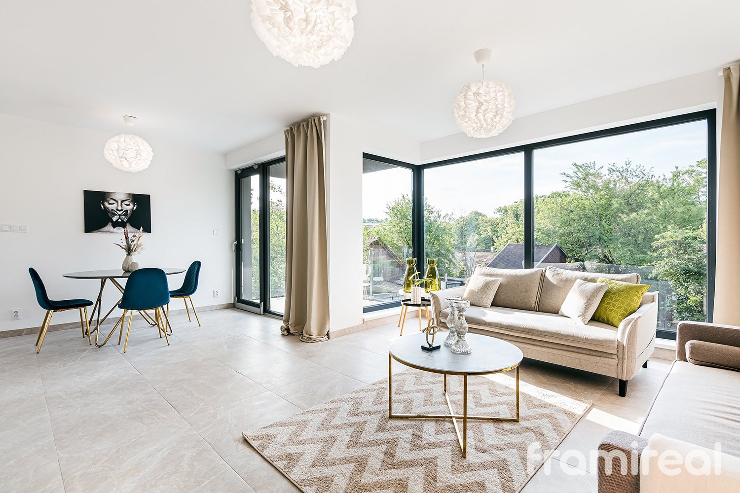 obývací pokoj + jídelna