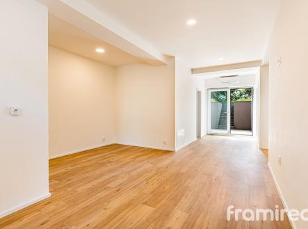prostor pro obývací pokoj + vstup na terasu | Prodej - dům/vila, 58 m²