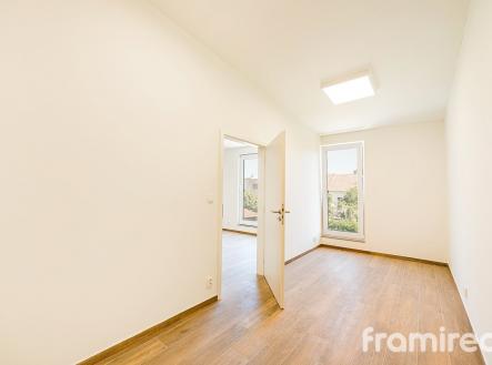 Ložnice_pohled od zdi | Prodej bytu, 2+kk, 55 m²