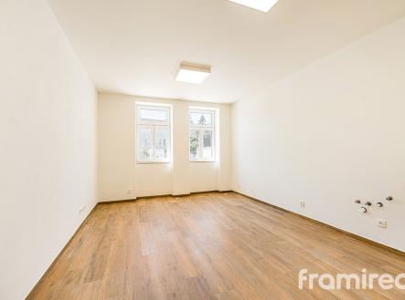 Byt 1_pohled od dveří | Prodej bytu, 1+kk, 38 m²