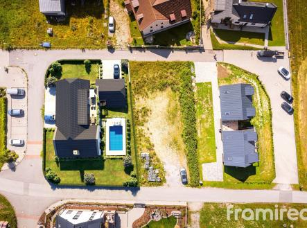 vizualizace domu s vydaným stavebním povolením | Prodej - pozemek pro bydlení, 962 m²