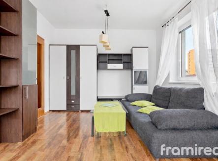 Pronájem bytu, 1+kk, 42 m²
