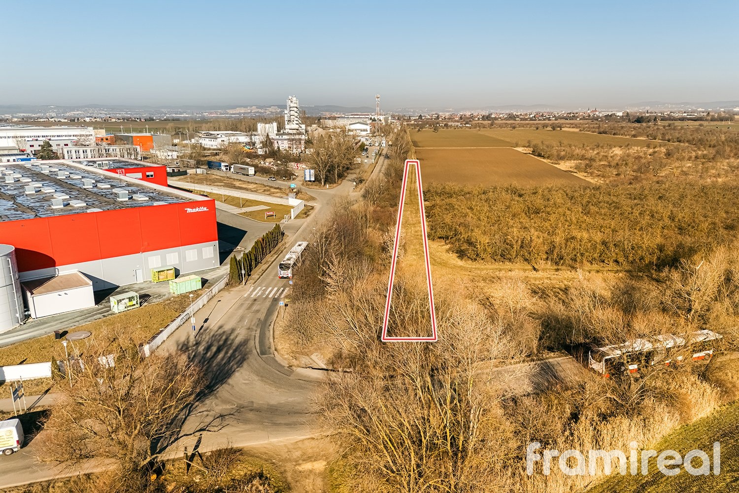 komerční pozemek k prodeji