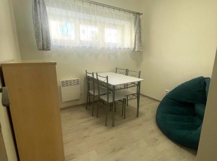 Pokoj 1 | Pronájem bytu, 3+1, 42 m²