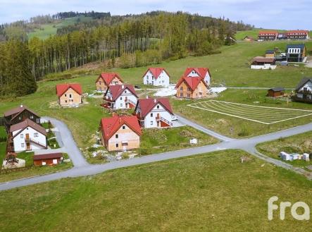 Náhled z videa 2 | Prodej - pozemek pro bydlení, 949 m²