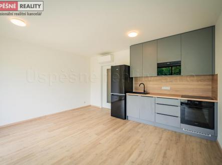7IV03380.jpg | Prodej bytu, 1+kk, 33 m²