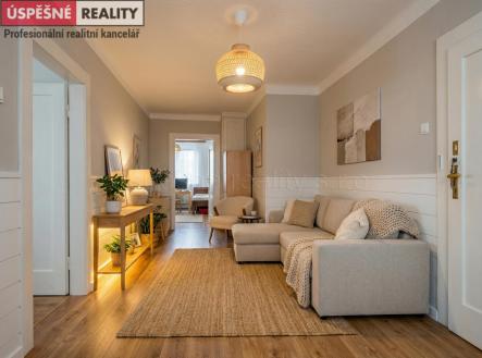 hf_20260408_062401_4c7e857d-dec0-429c-8331-b9682fe3ce34.jpg | Prodej bytu, 3+1, 87 m²