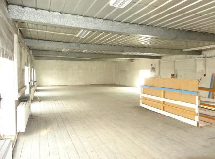 Pronájem - skladovací prostor, 350 m²