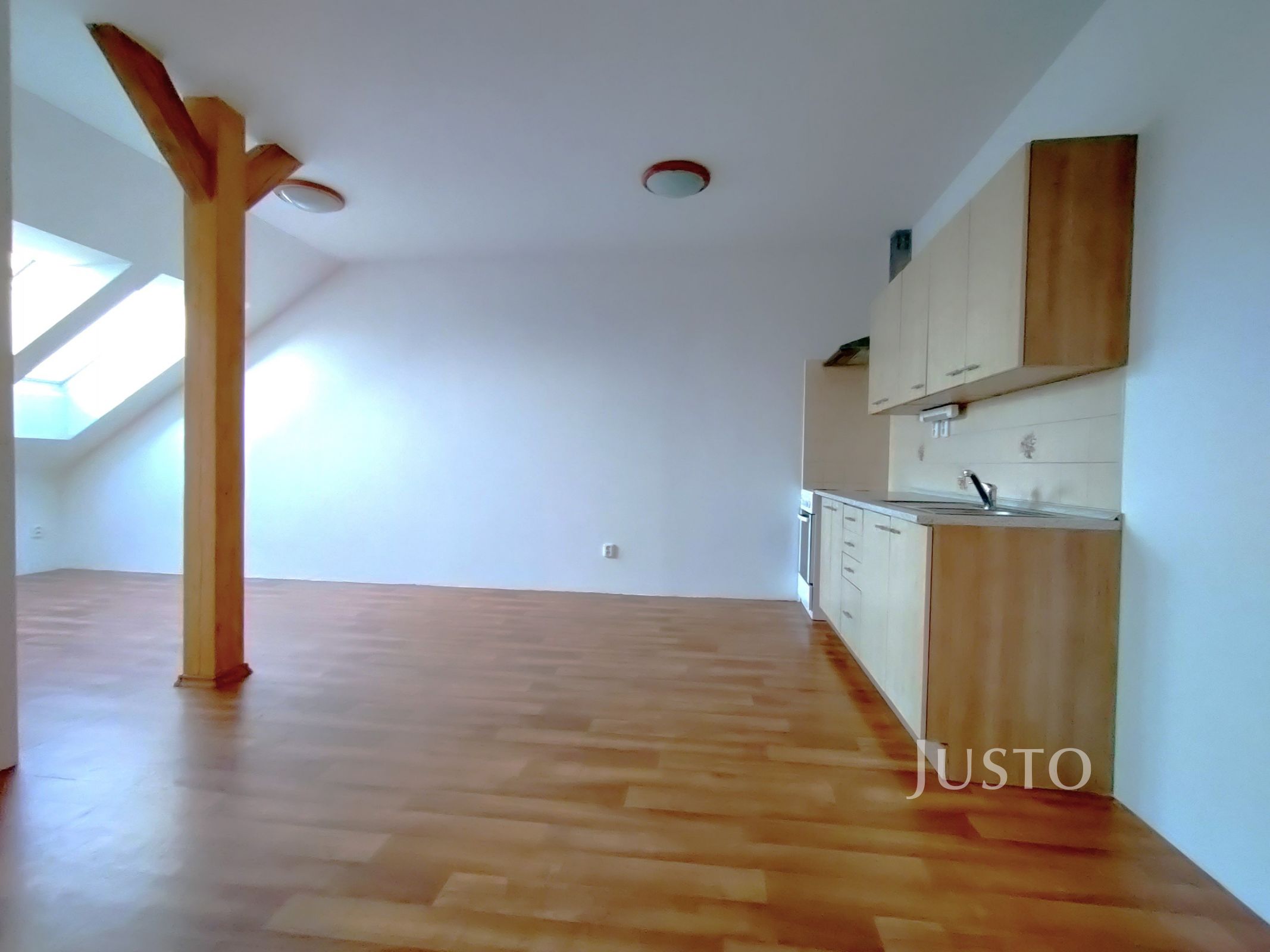 Pronájem 2+kk, 39 m², Písek - Harantova