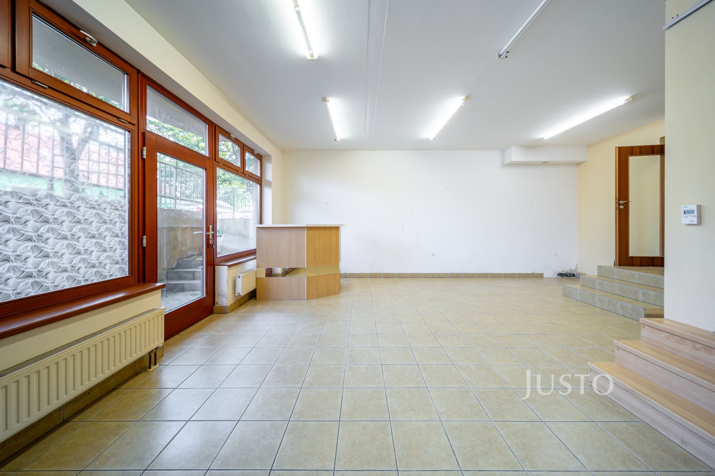 Prodej obchodních prostor, 63 m², Třeboň, ul. Svobody