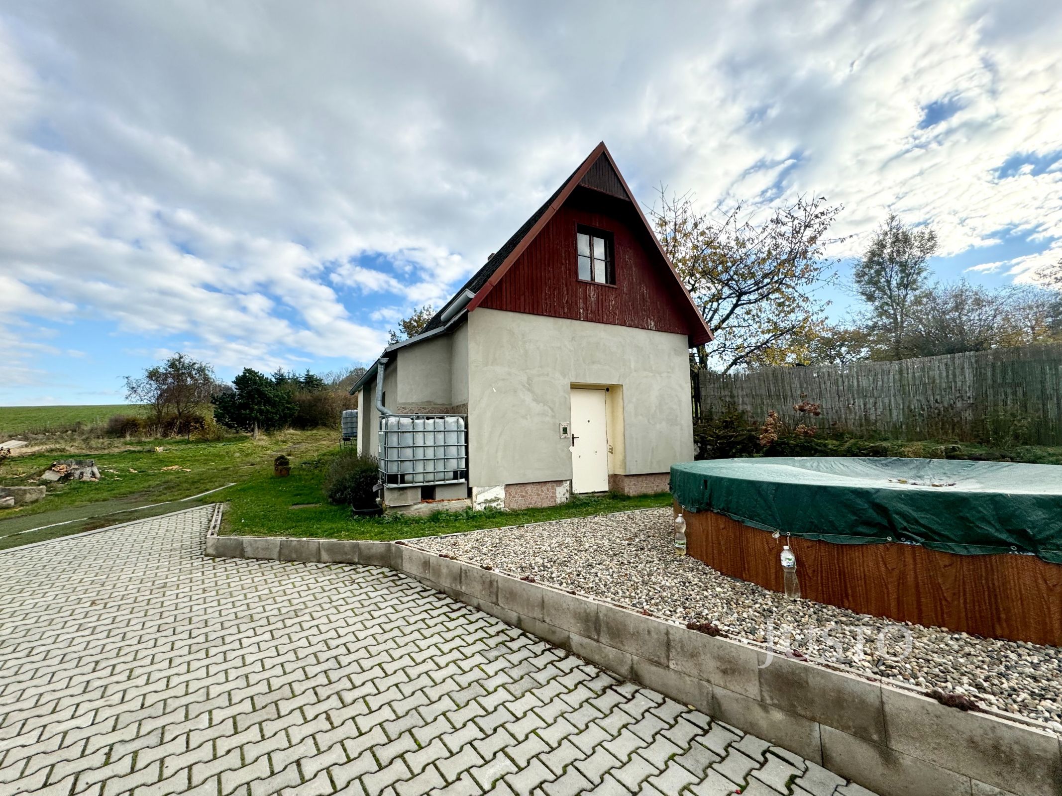 Prodej 2 rodinných domů, 1058 m², Lovečkovice - Touchořiny