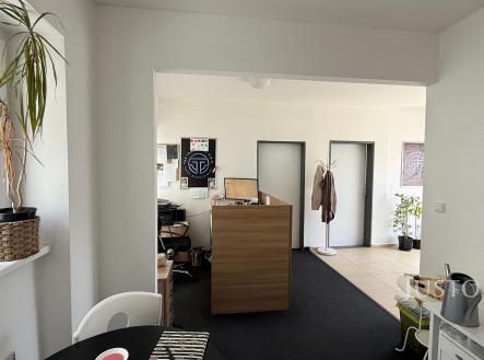 Pronájem - kanceláře, 72 m²