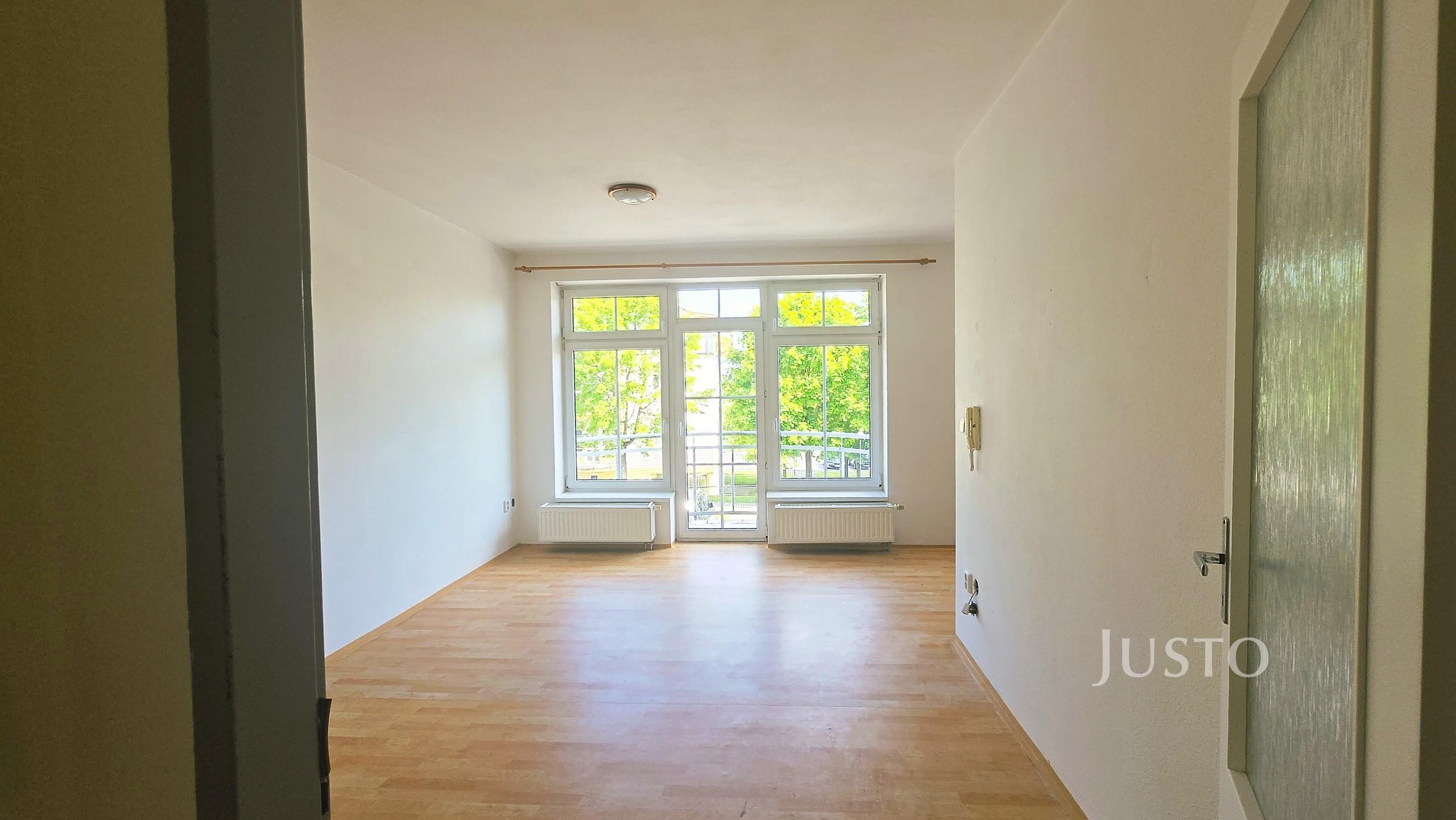 Pronájem 1+kk 42 m² + balkón + parkování