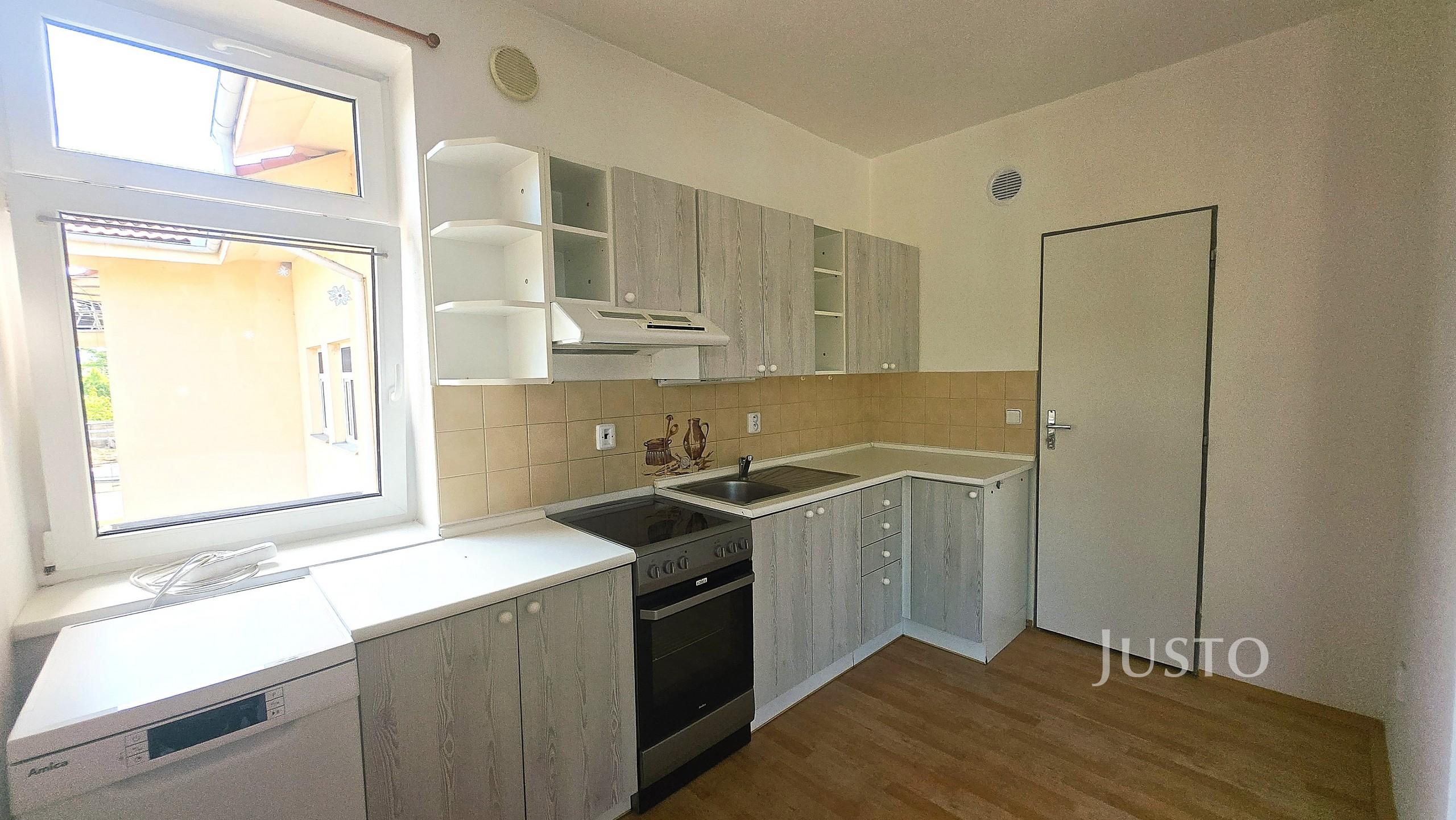 Pronájem 1+kk 42 m² + balkón + parkování