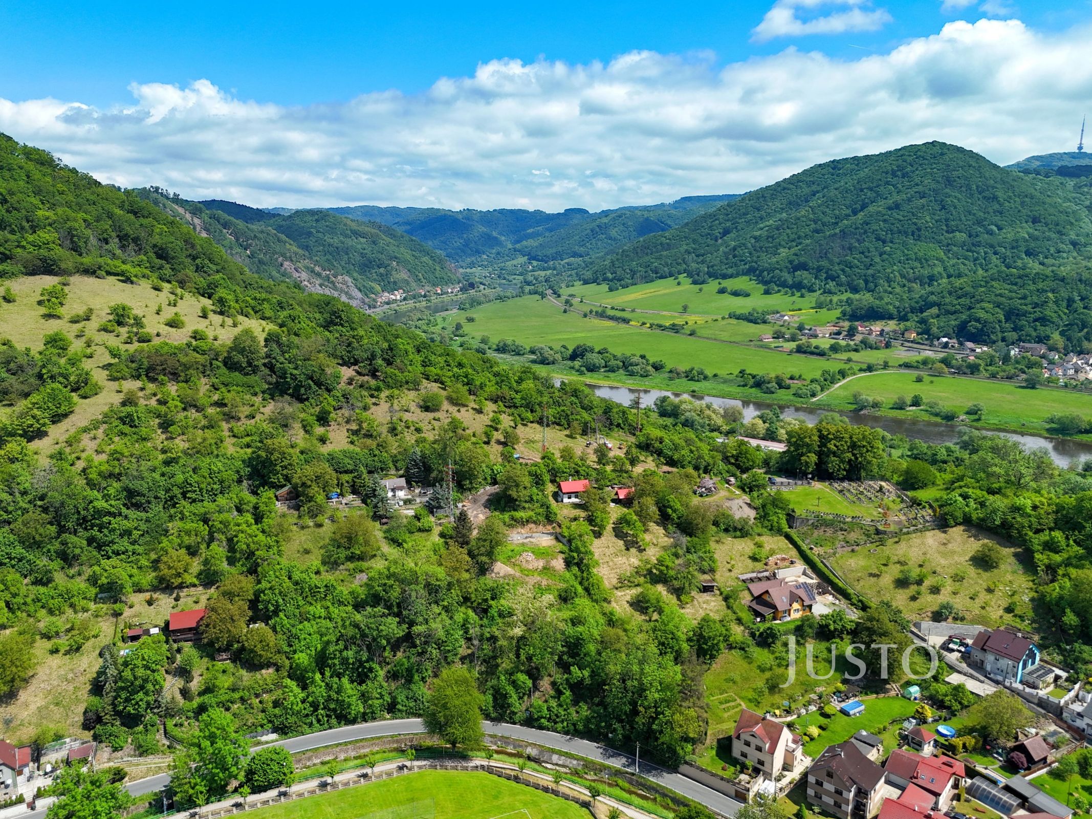 Prodej stavebního pozemku 2519 m², Povrly