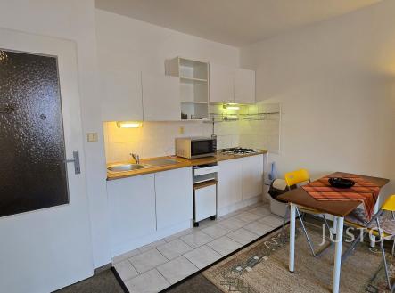 Pronájem bytu, 1+kk, 28 m²
