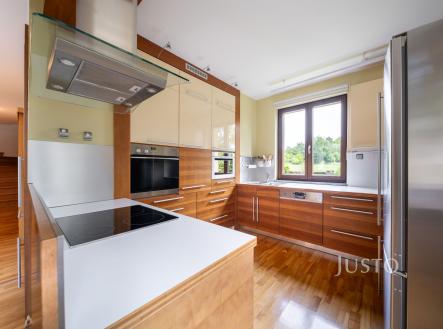 Prodej - dům/vila, 185 m²