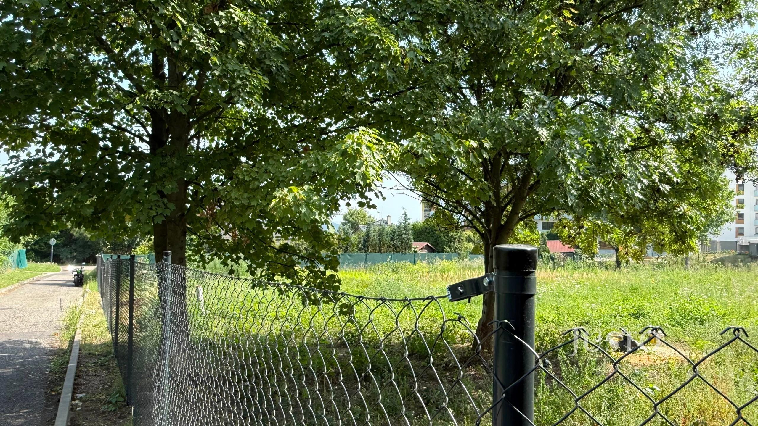 Pronájem zahrady 2008 m²