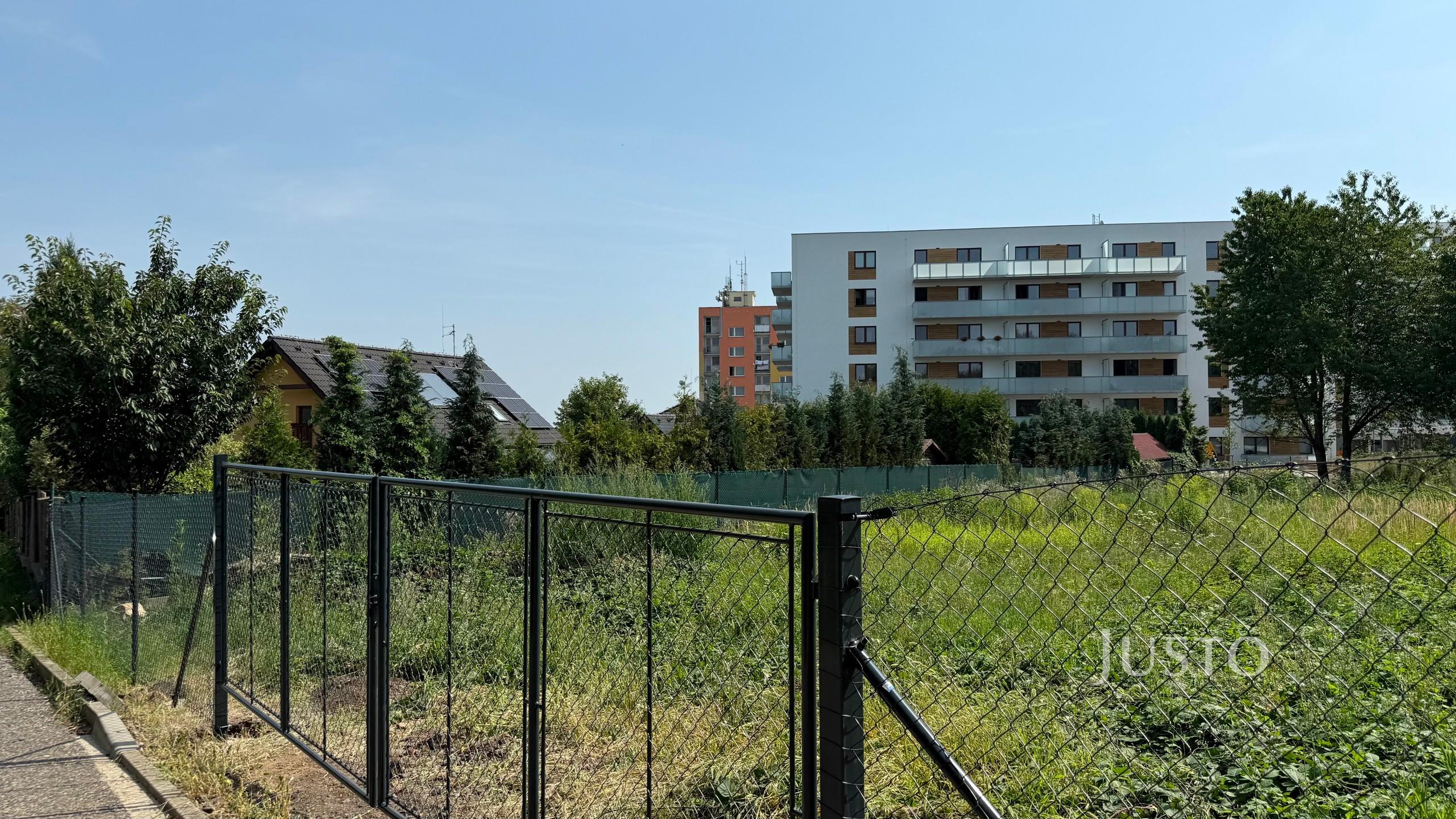 Pronájem pozemku 2008 m²