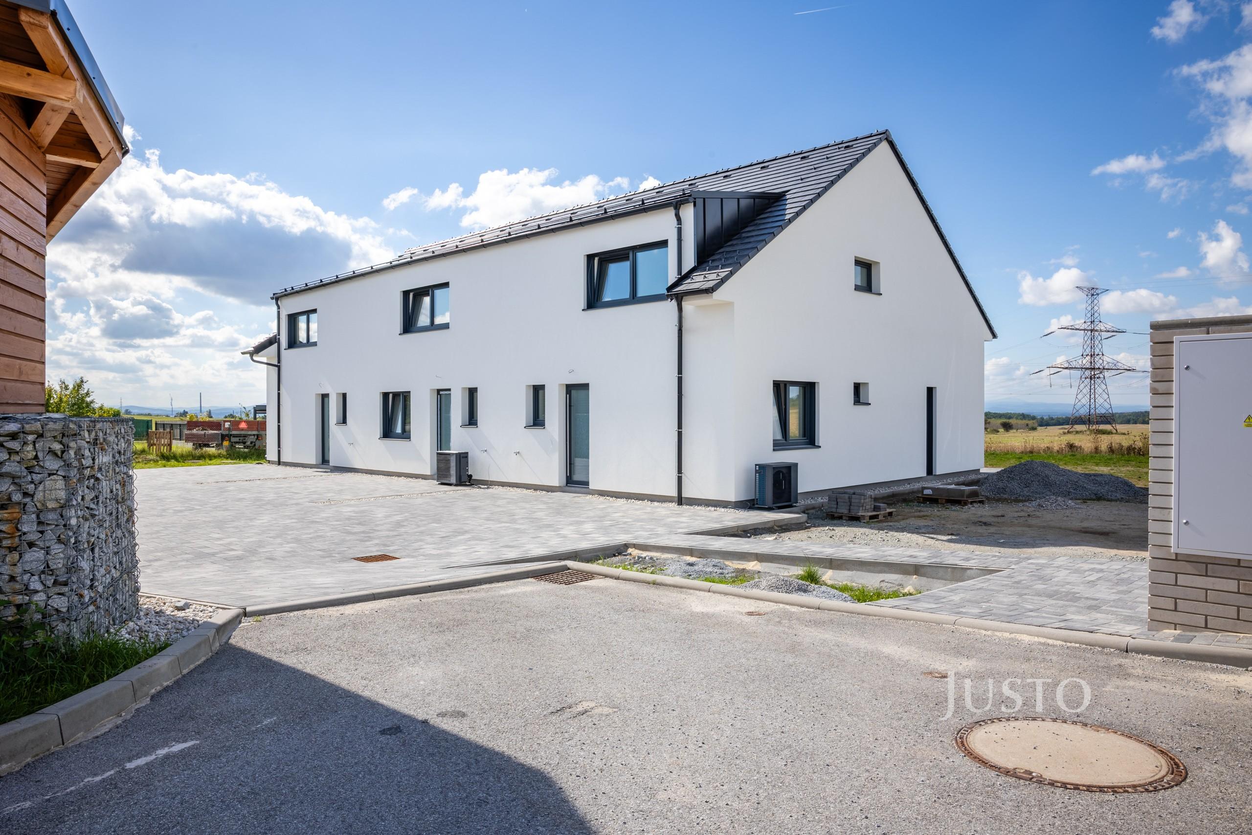 Prodej 5+kk 124 m² + zahrádka 93 m² + terasa 13 m² + parkování