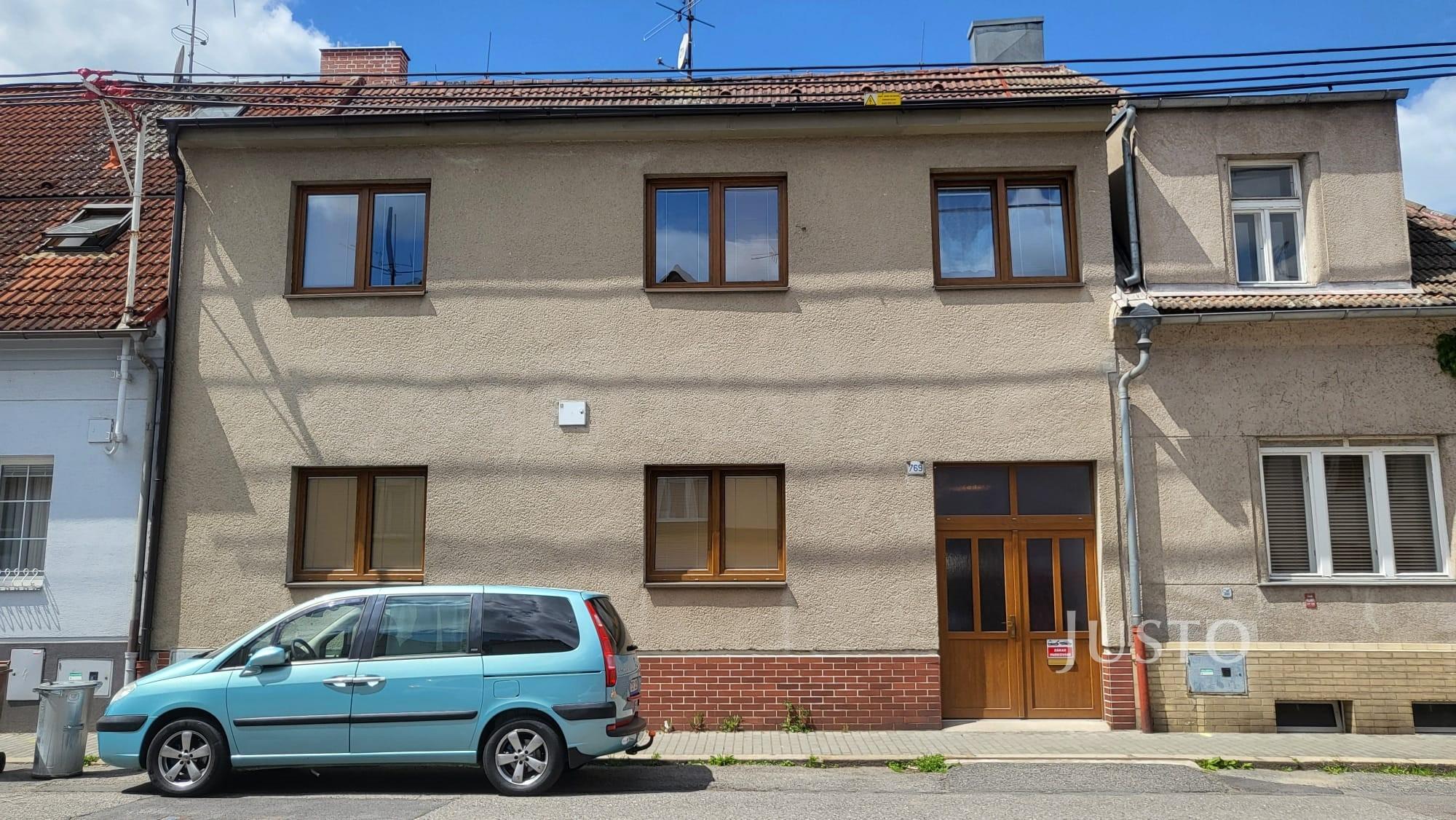 Prodej rodinného domu 231 m² s pozemkem 335 m²