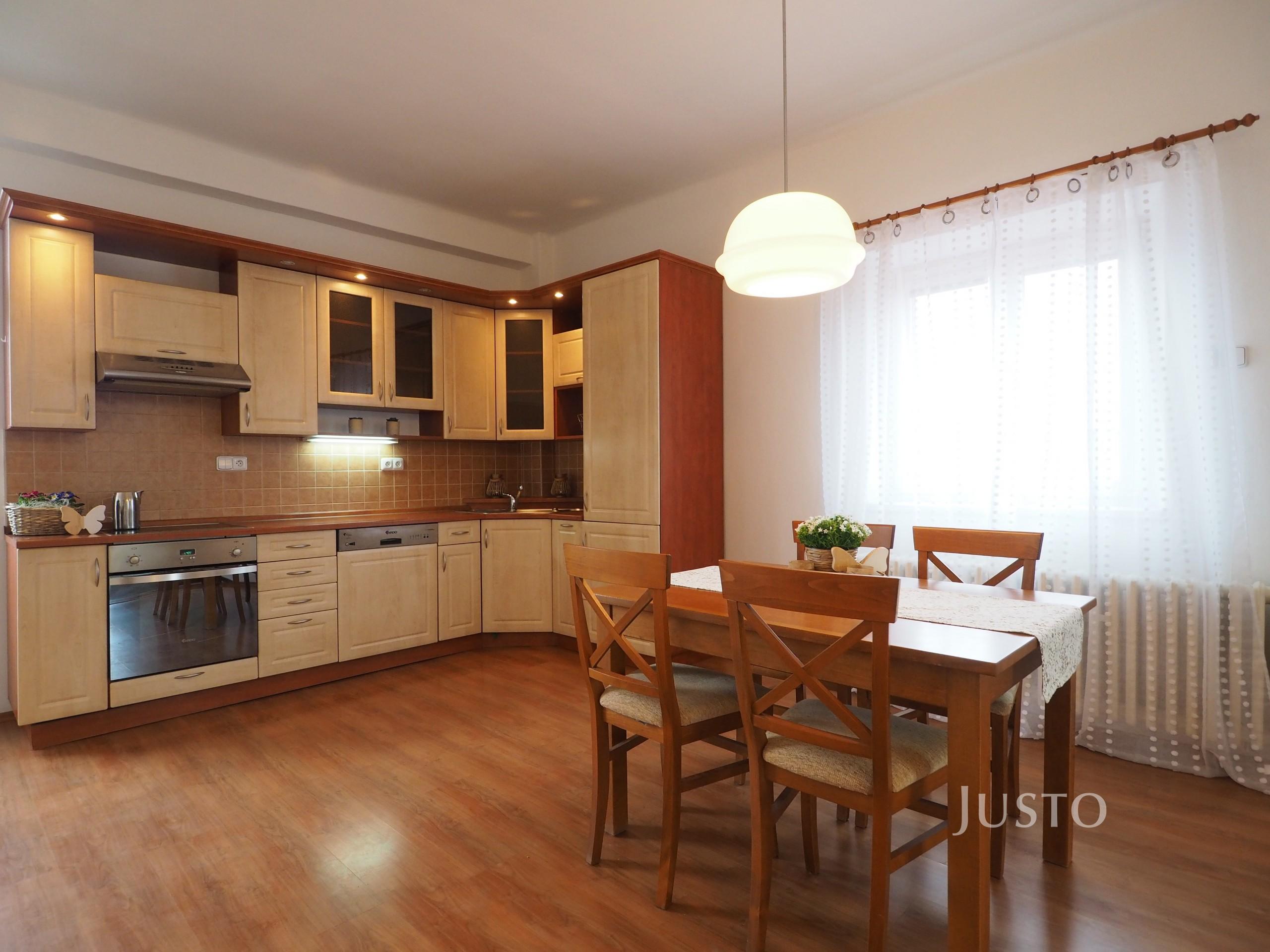 Prodej rodinného domu 185 m² s pozemkem 658 m² + balkón