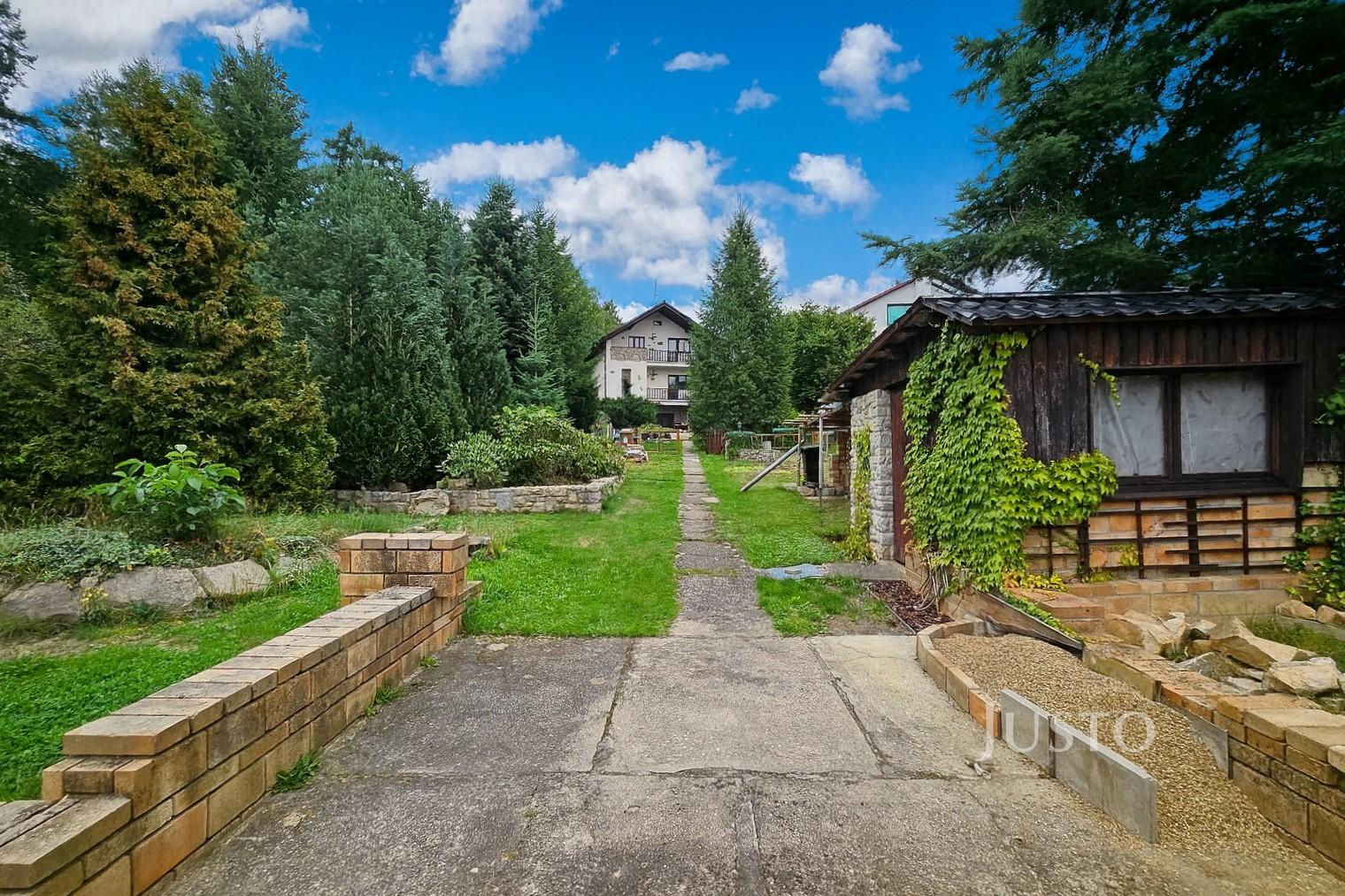 Prodej rodinného domu 214 m² s pozemkem 998 m²