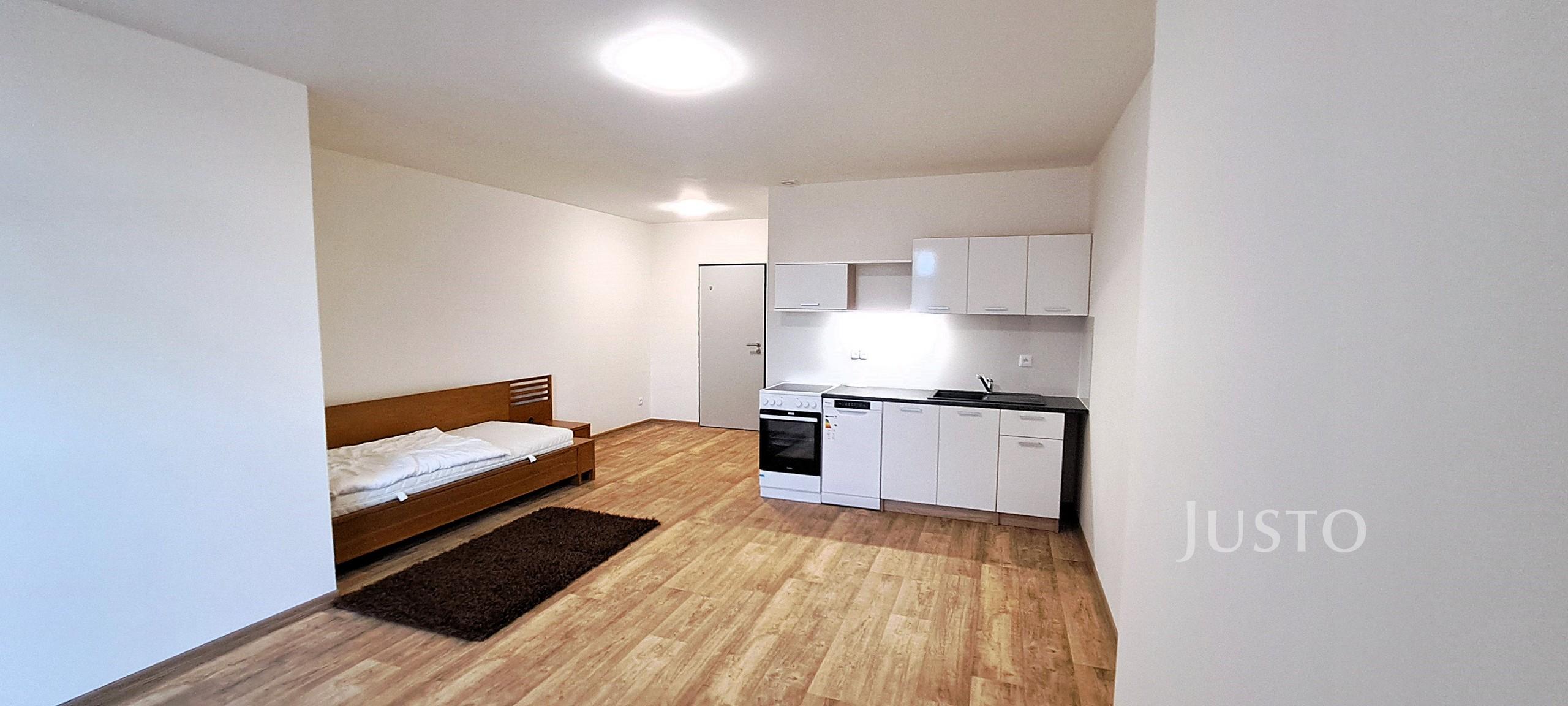 Pronájem garsoniéry 29 m² + parkování