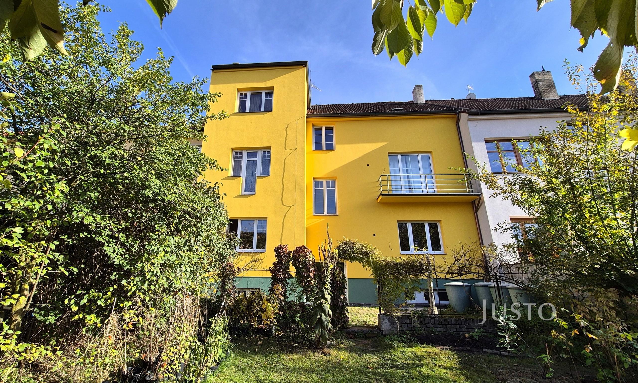 Prodej vícegeneračního domu 454 m² s pozemkem 1145 m² + balkón