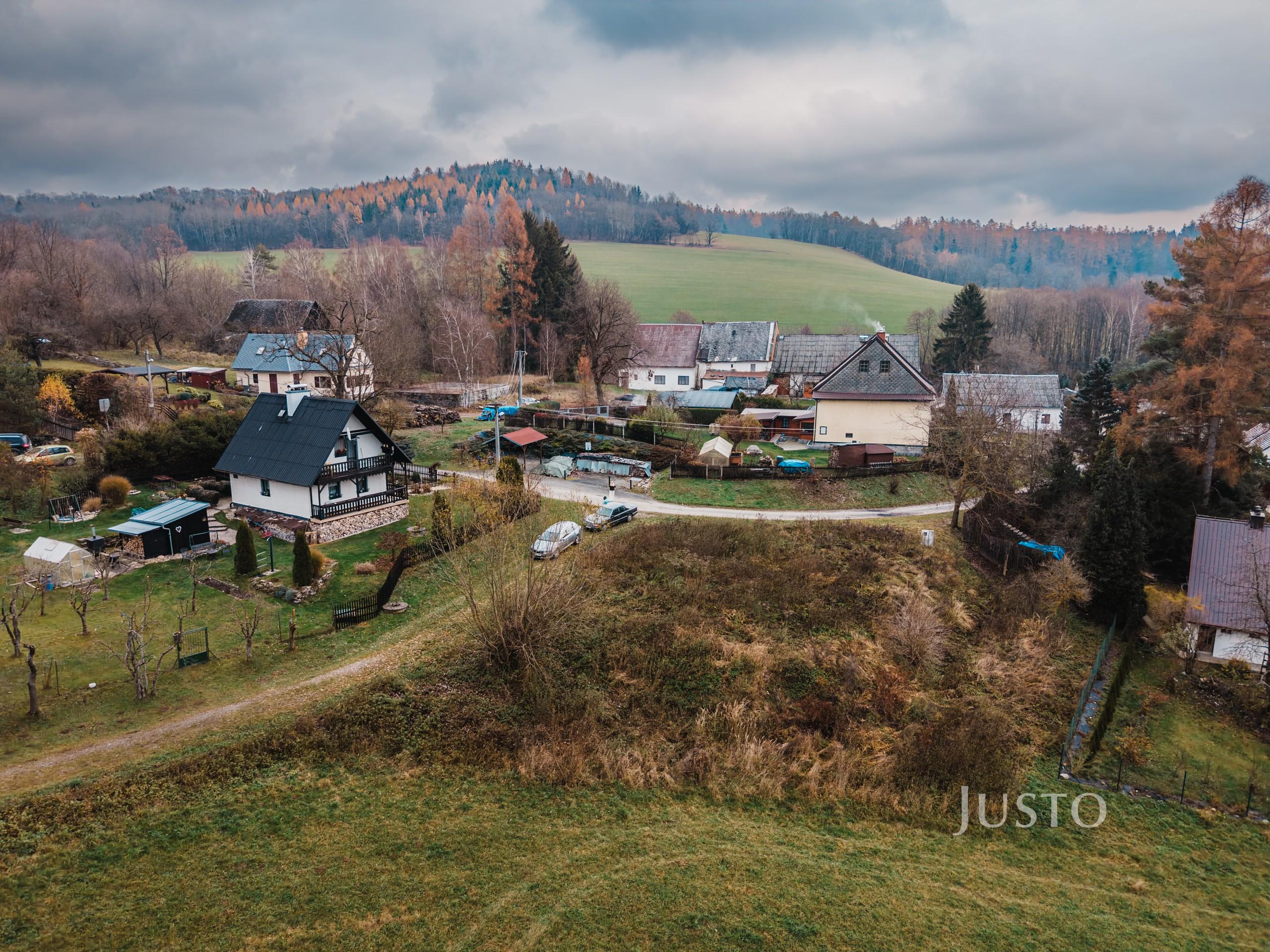 Prodej pozemku 737 m²