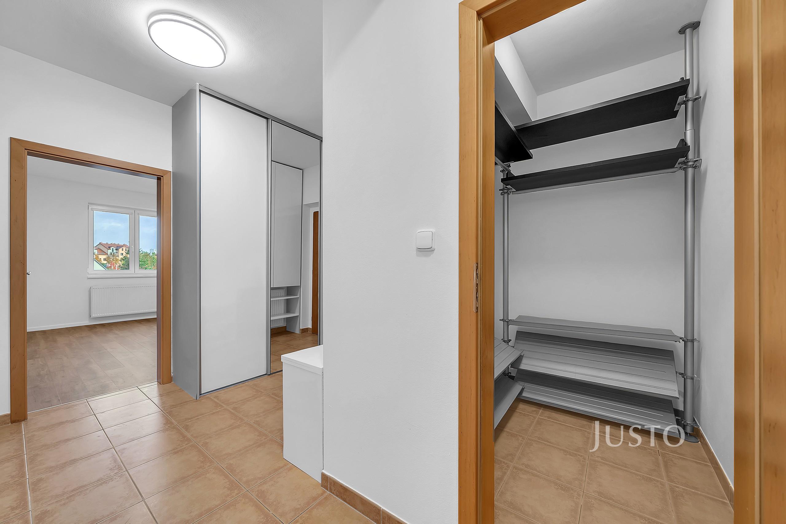 Prodej 4+kk, 122 m², terasa, balkon, sklep a parkovací stání, Praha - Dubeč.
