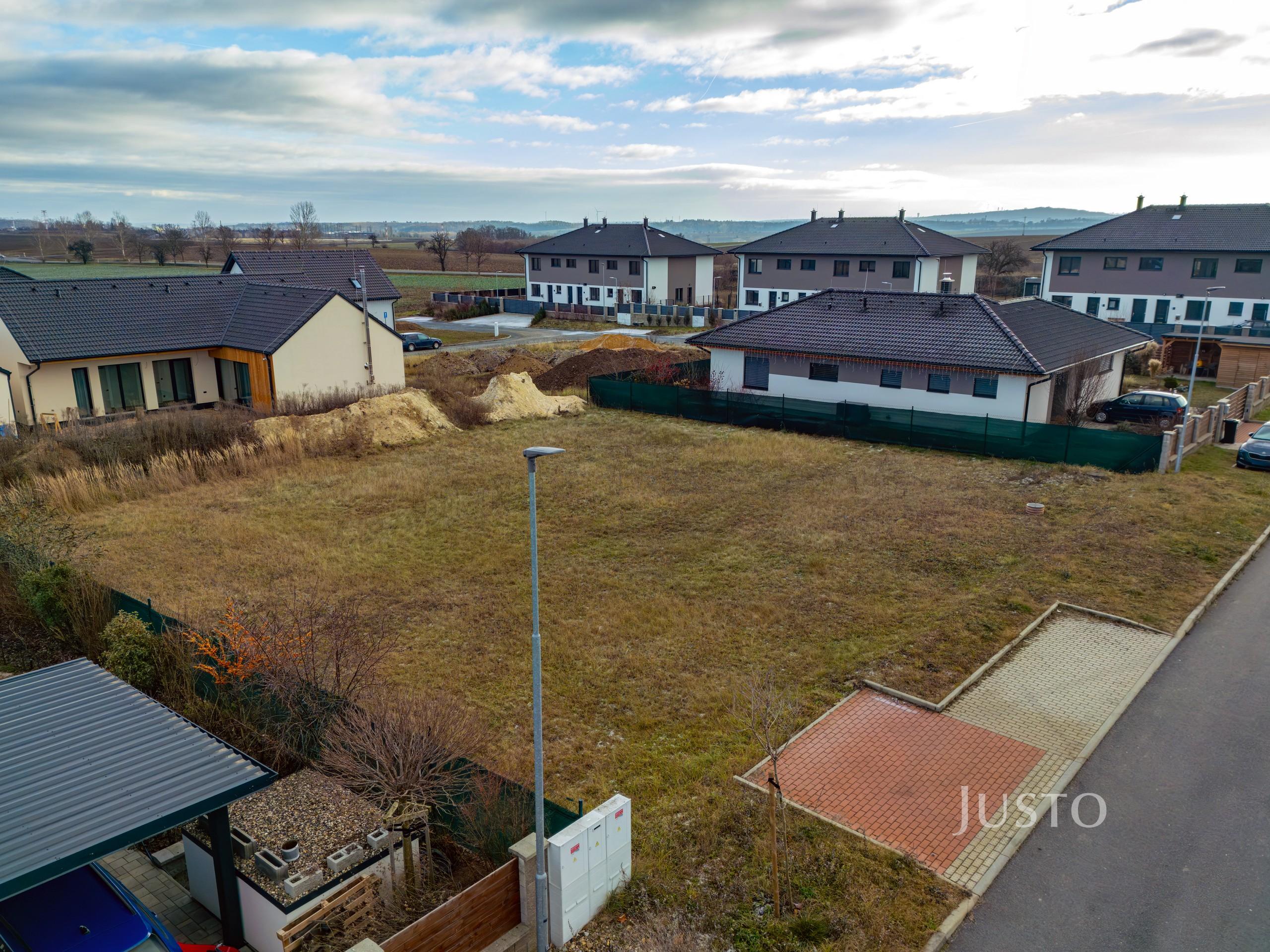 Prodej pozemku 742 m²