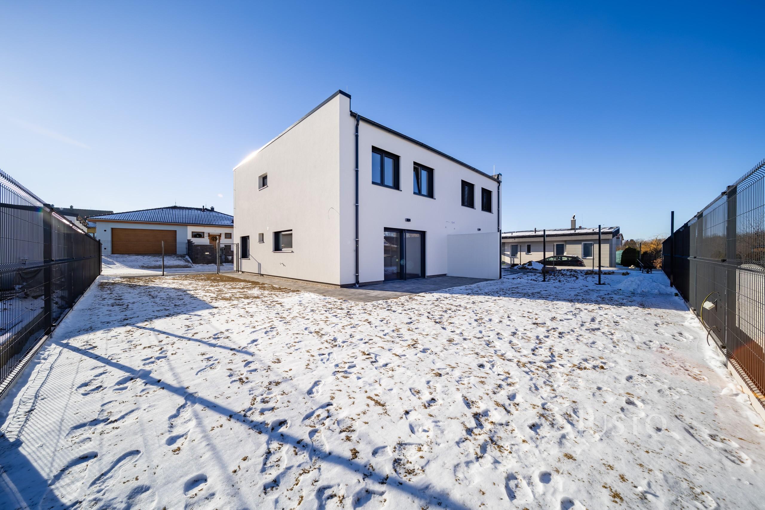 Prodej 5+kk 121 m² + zahrada 174 m² + terasa 13 m² + parkování