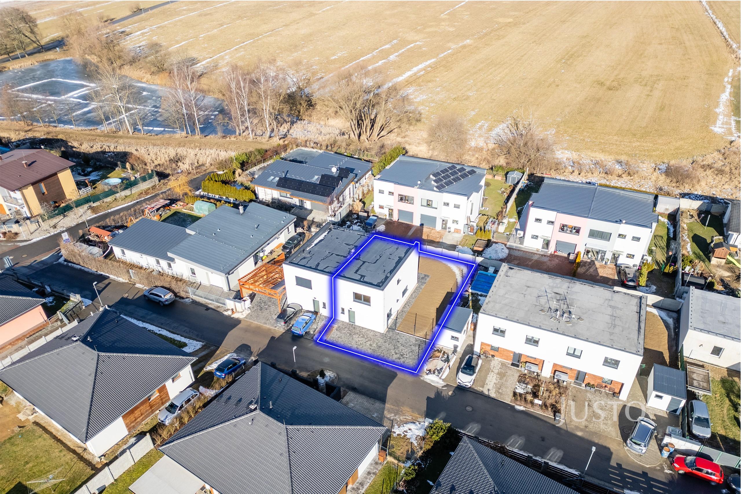 Prodej 5+kk 121 m² + zahrada 174 m² + terasa 13 m² + parkování