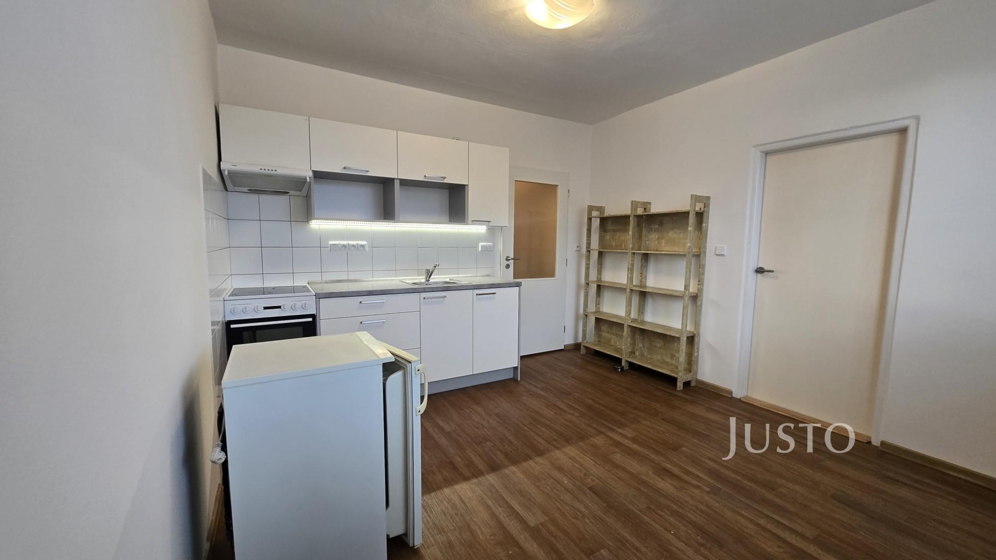 Pronájem 1+1 35 m² + balkón, Písek - 17. listopadu