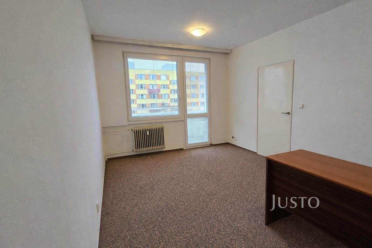 Pronájem 1+1 35 m² + balkón, Písek - 17. listopadu