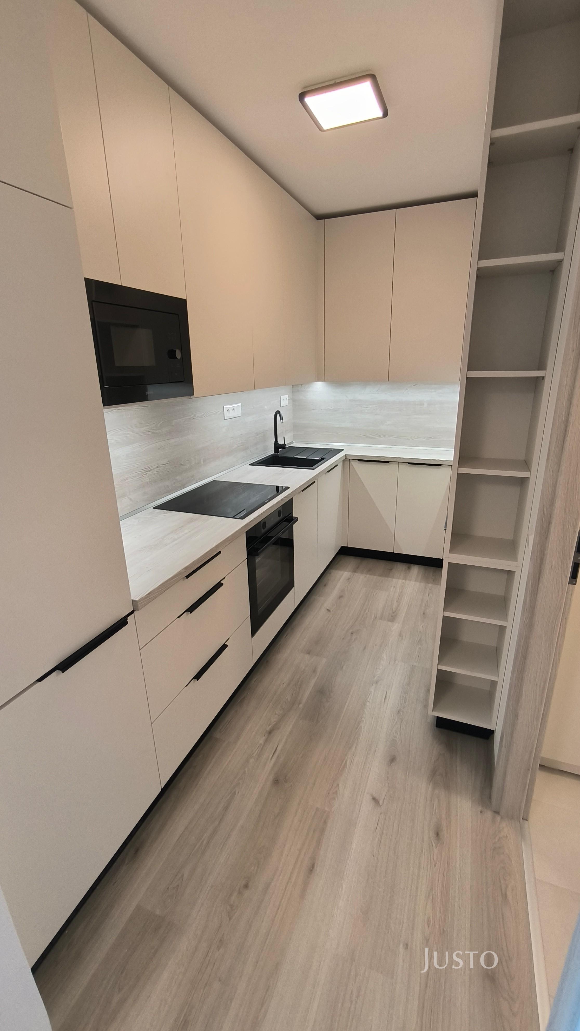 Pronájem 2+kk 55 m² + balkón 3 m² + parkování