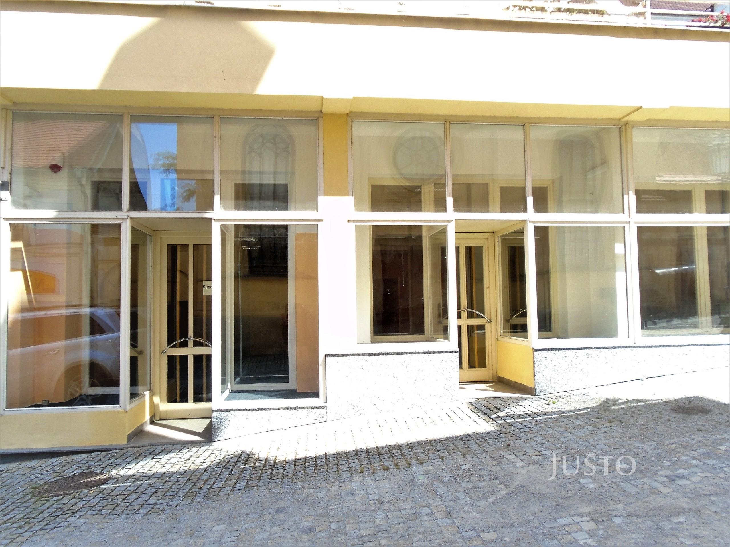 Pronájem obchodních prostor 110 m² , Písek - Soukenická