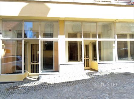 Pronájem - obchodní prostor, 110 m²
