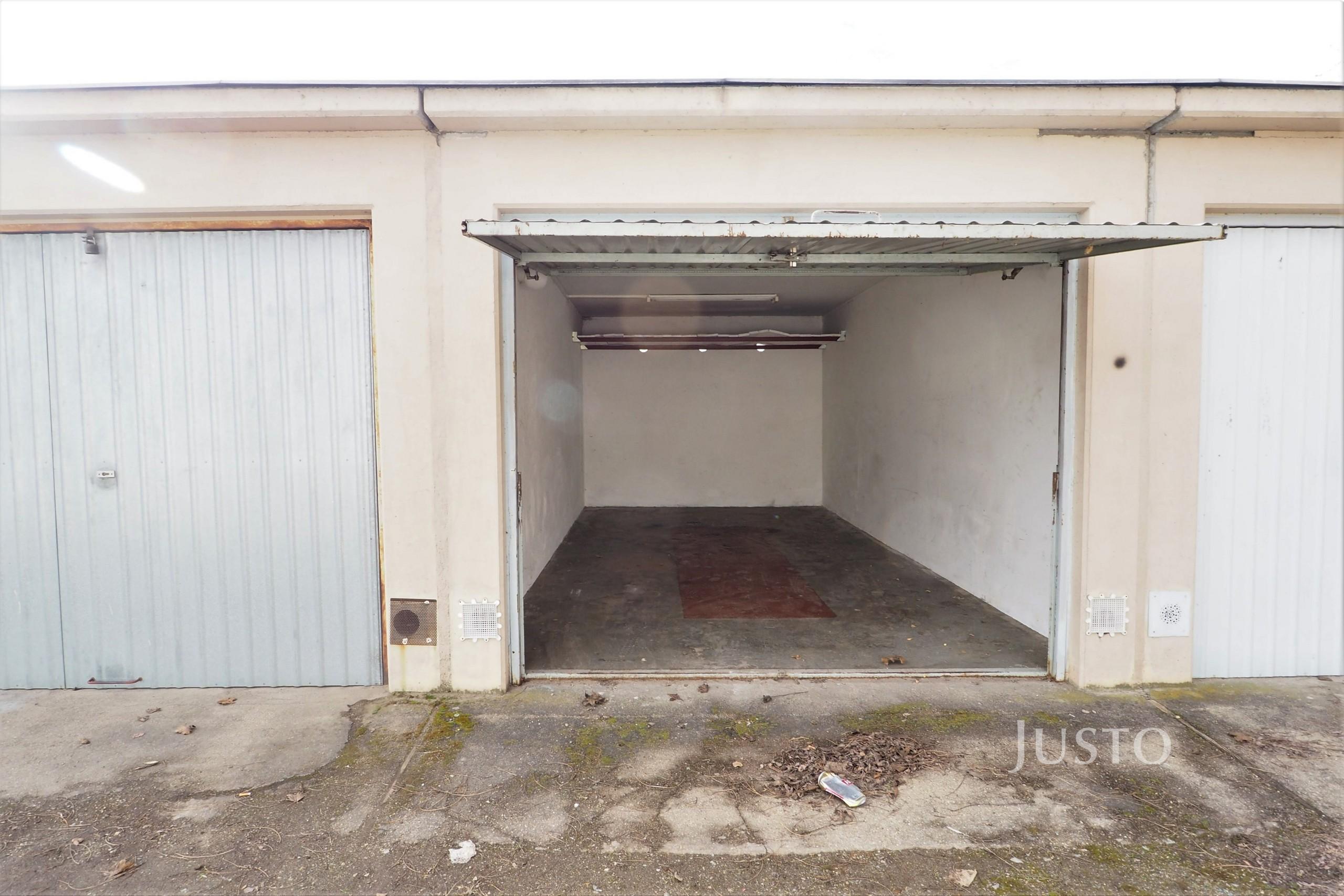 Pronájem garáže 21 m² , Písek - Za Šarlákem